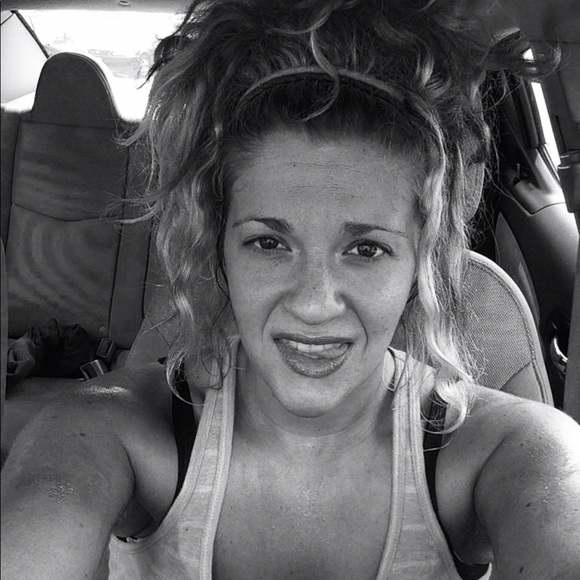 Meet your Posher, Taylor - Picture 8 of 8